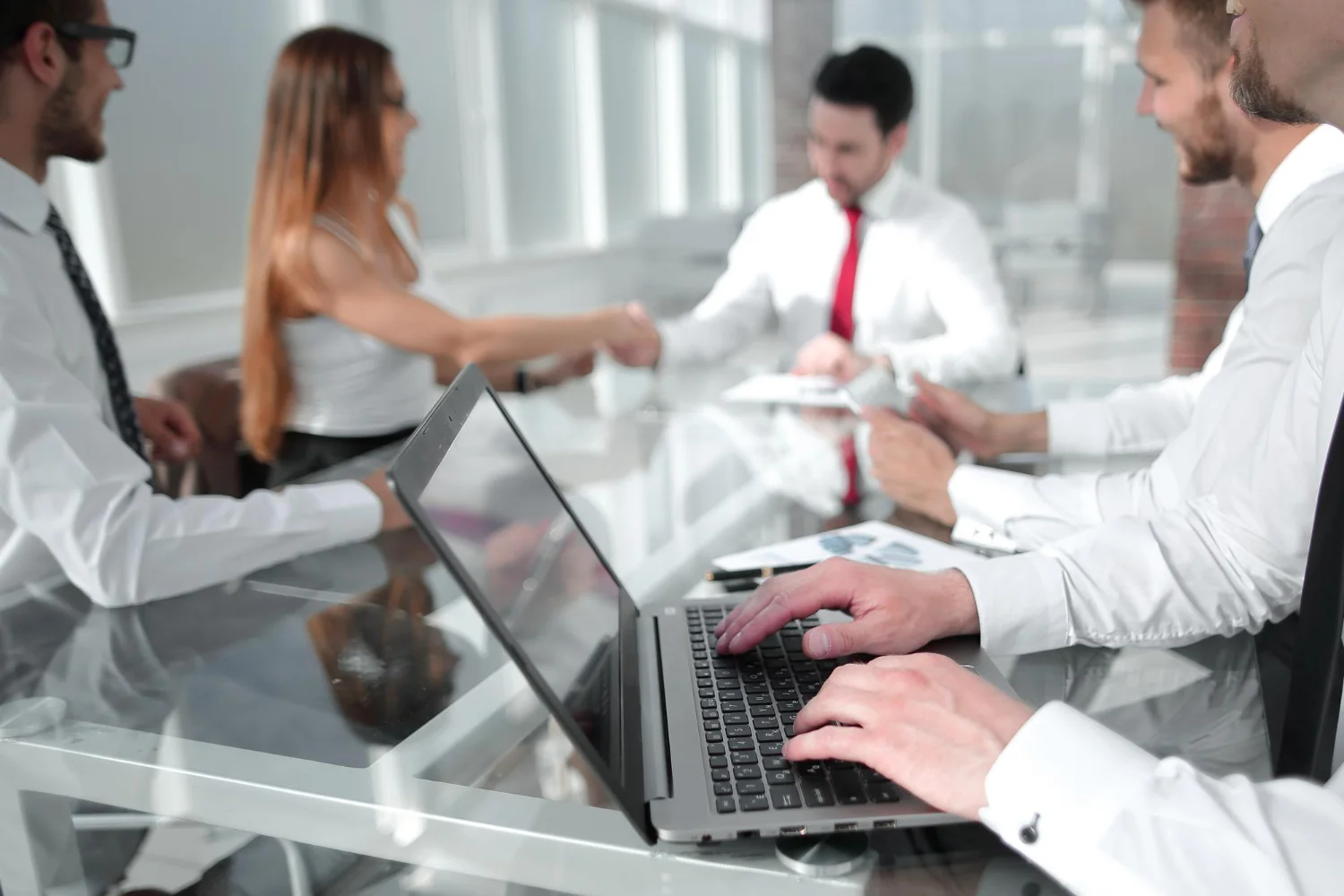meeting business partners desktop - VIRTUO SOC